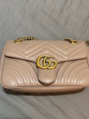 GG Marmont medium shoulder bag